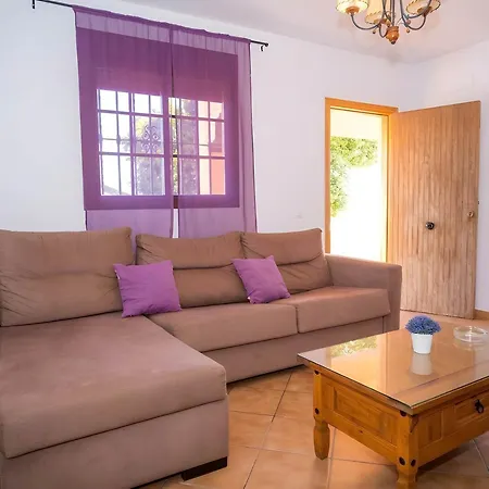 Casa Con Terraza Cerca Del Pueblo Solo Alquilamos A Familias * コニル・デ・ラ・フロンテラ