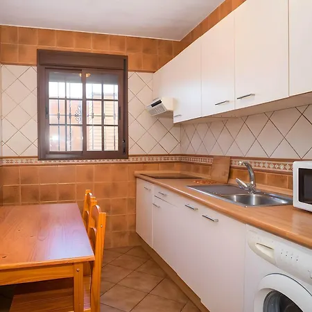 דירה Casa Con Terraza Cerca Del Pueblo Solo Alquilamos A Familias *