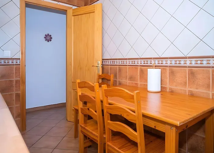 Casa Con Terraza Cerca Del Pueblo Solo Alquilamos A Familias コニル・デ・ラ・フロンテラ